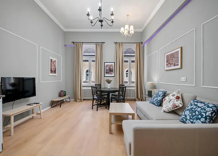 Brand new - 2BR/Sleeps 7 / Netflix + Nespresso (AF56A)